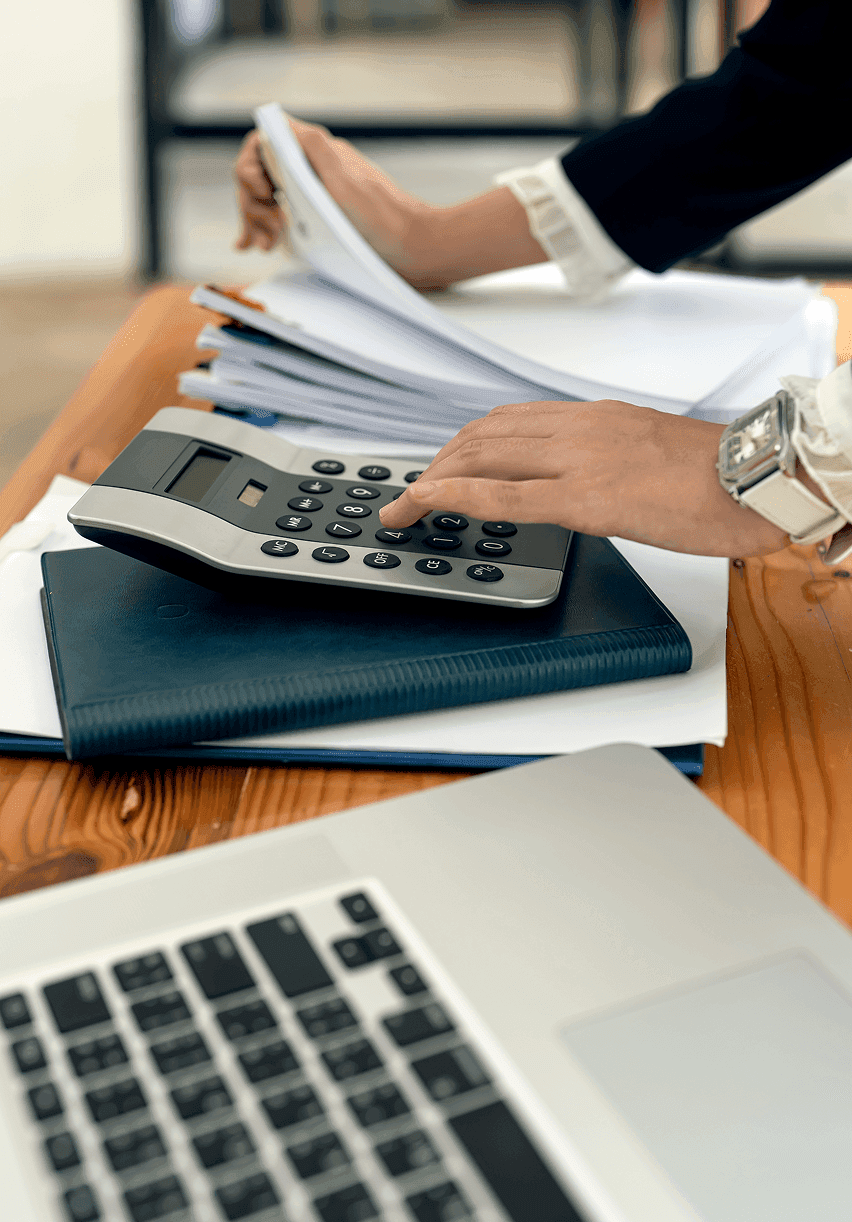 businesswoman-accountant-working-financial-investment-calculator-calculate-analyze-business-marketing-growth.png